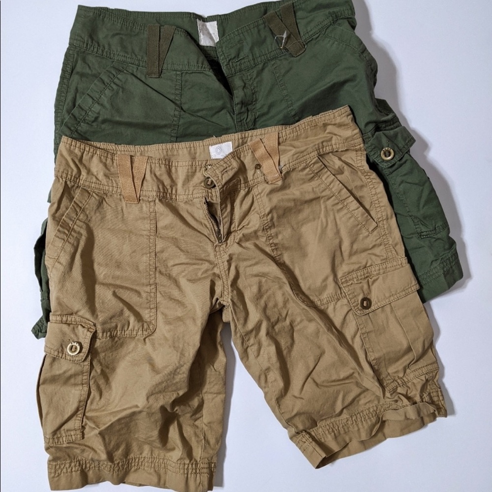 Roxy Bermuda Shorts. Juniors Size 7. Listing is for 2 pairs of shorts. NWOT